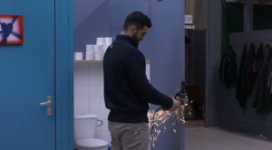 Giorgio opgesloten in het toilet