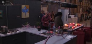 -- de tafel te plaatsen