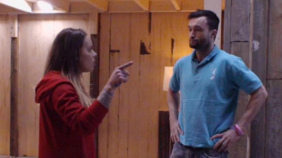 Laura is klaar met Utopia