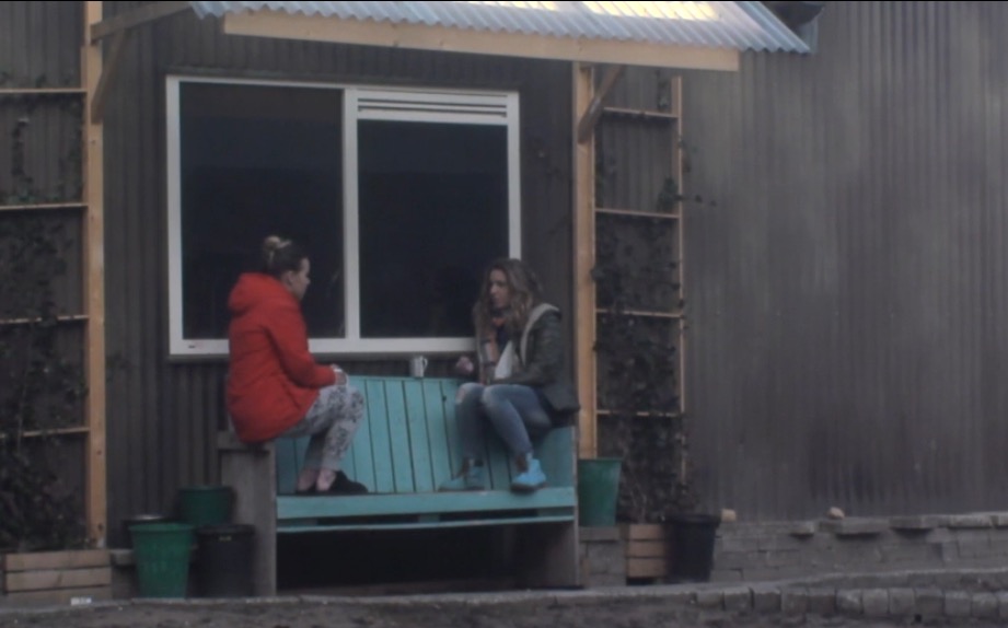 Ochtend roddels met Laura en Laura