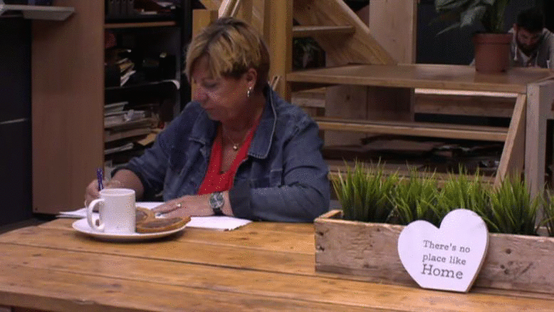 Tineke schrijft brief