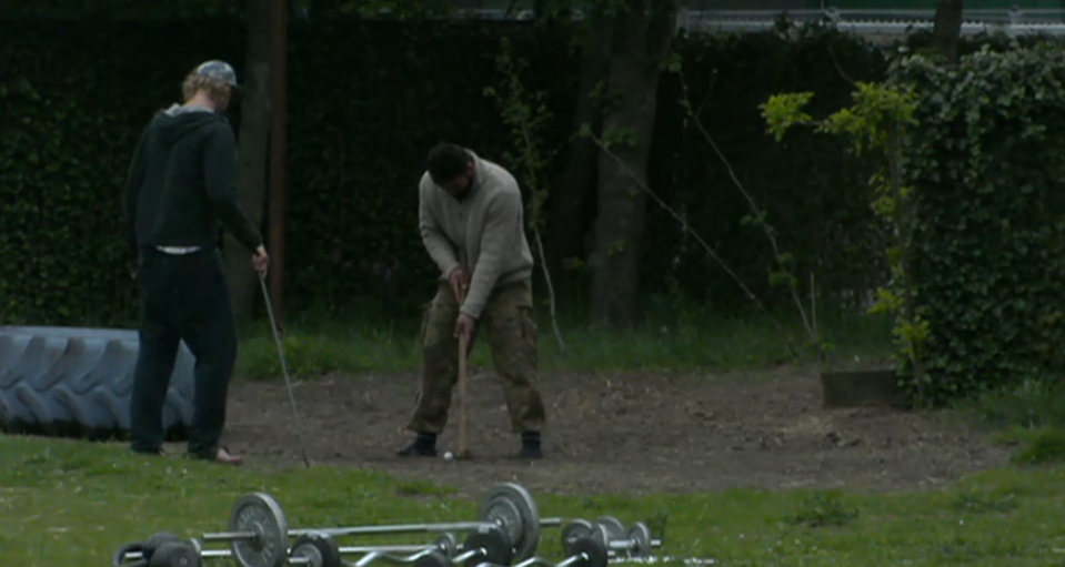 Gio en Ivan doen een potje golf