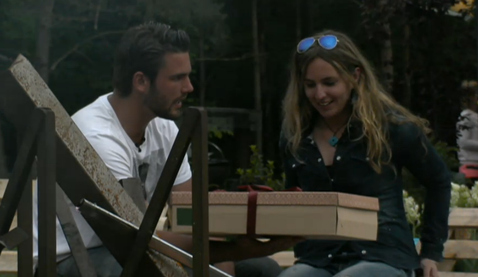 Joey geeft verjaardagscadeau