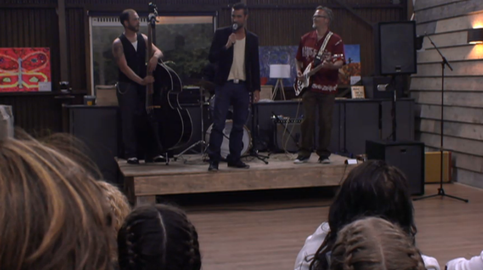 Bjorn zingt het is een nacht