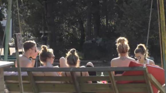 Billy, Romy, Demi en Fay vinden het niet gezellig meer in Utopia