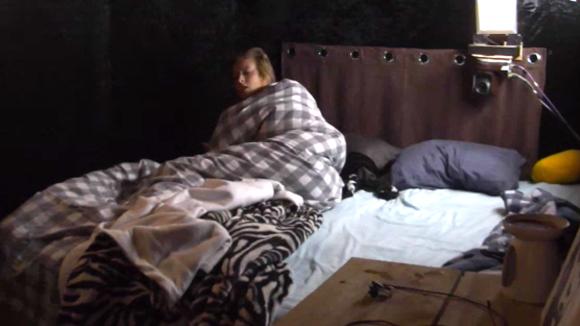 Romy vindt dat Cemal hun gezellige ochtend verpest heeft