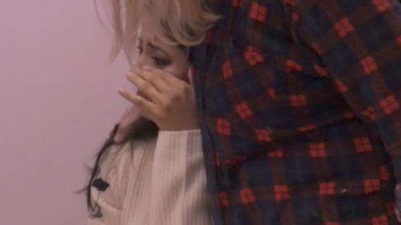 Madilia barst in huilen uit door de ruzie met Chipp