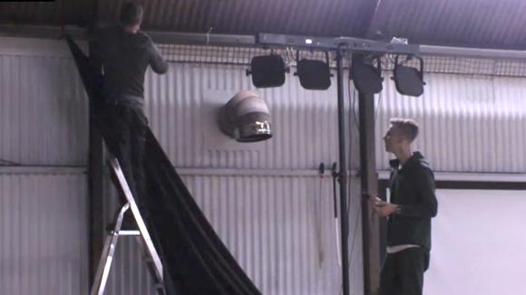 Johan heeft geen zin meer in Ladies Night