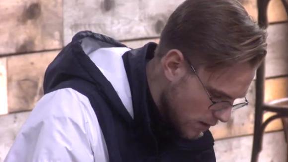 Senna heeft twijfels aan zijn eigen vriendin door de date met Demi