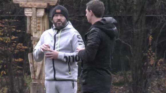 Johan heeft gehoord dat verschillende bewoners op José willen stemmen