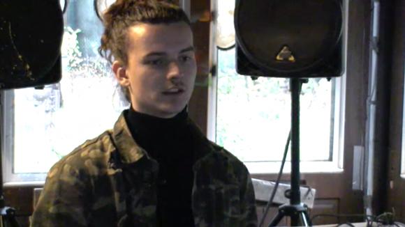 Chipp voorspelt de komende maanden chaos in Utopia