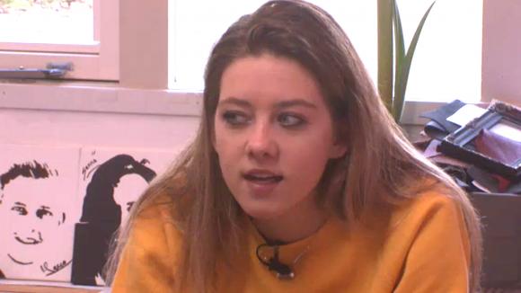 Demi vraagt Baldr om advies rondom de situatie met René