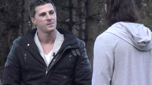 Johan is kwaad op Beau, hij vindt haar schijnheilig