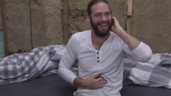 Het is een spannende dag in Utopia door de laatste stemronde van het jaar!