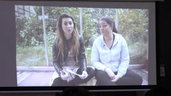 Linda en Beau presenteren een nieuw financieel plan