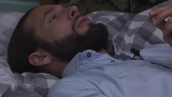 René heeft spijt dat hij zijn stemmen niet verdeelt heeft tijdens de stemronde