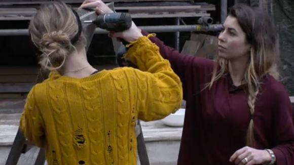 Beau en Romy willen twee kampen maken, één voor de mannen en één voor de vrouwen