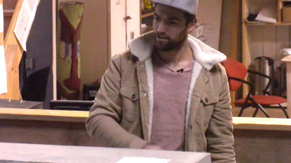 Cemal wil een tatoeage als aandenken aan zijn tijd in Utopia