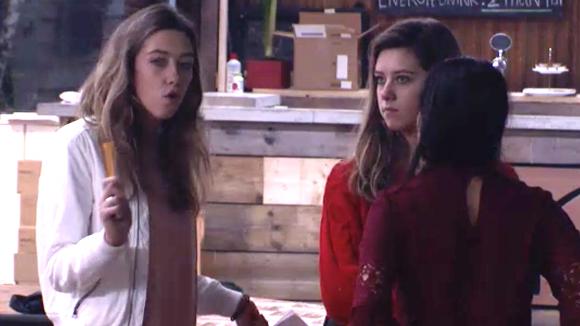 Fay is woedend op Mehmet door een opmerking die hij maakte