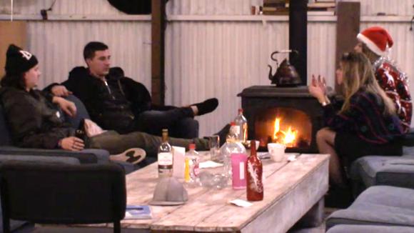 De tweeling en Chipp hebben het gevoel dat Beau er erg van baalt dat zij en Johan ruzie hebben