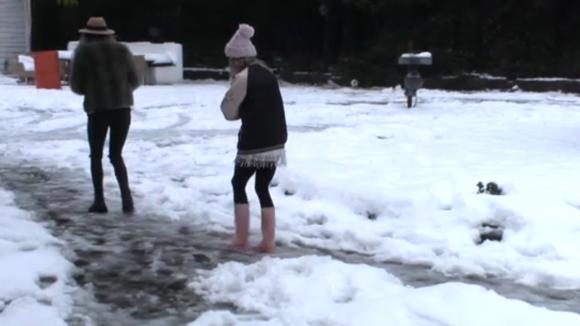 Billy en Romy gaan zich hard maken om een nieuw Utopia terrein te vinden