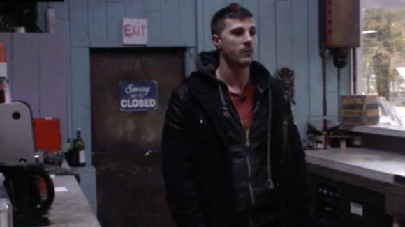 Volgens Billy begint Johan weer iedereen het leven zuur te maken