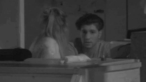 Demi is er niet over te spreken dat Fay en Mehmet hun eerdere ruzie hebben bijgelegd