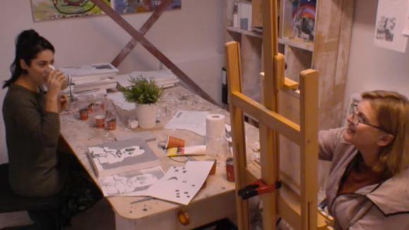 José is boos op Billy omdat ze een verf lucht achter heeft gelaten in het atelier