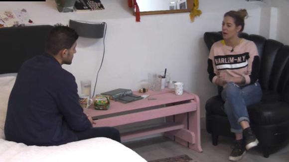 Billy en Mehmet bespreken de houding van Ivan tijdens de bv vergadering