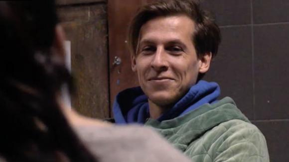 Bas wil marktbezoekers laten stemmen op wie er mag blijven in Utopia