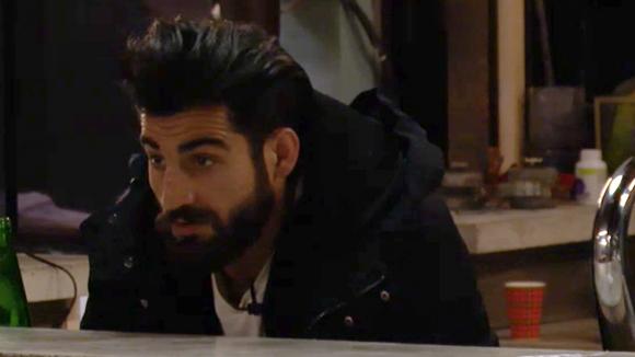 Beau en Ivan denken erover de banken te verkopen om de bankhangers tegen te gaan