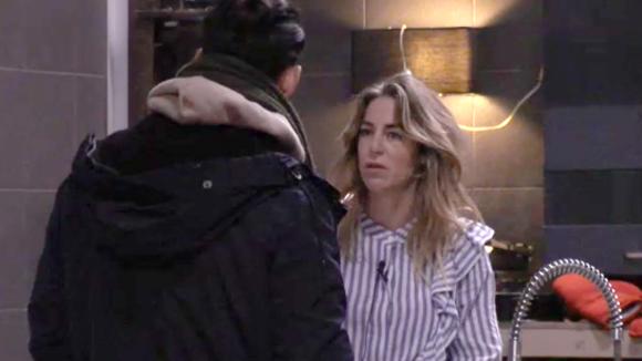 Billy en Ivan bespreken het carnavalspakken kwestie, het is zakendoen met kinderen