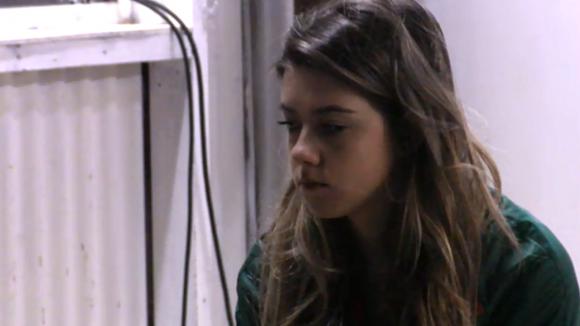 De tweeling is bang om weggestuurd te worden en Madilia vreest voor gedragsverandering