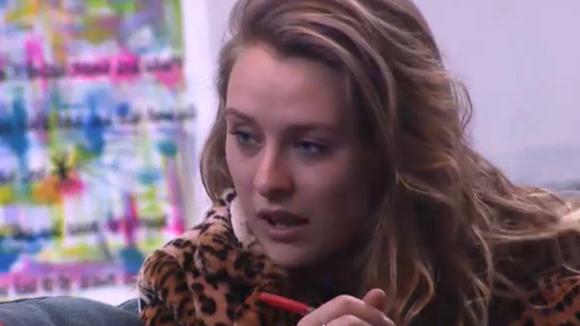 Romy is ervan overtuigd dat er tactisch gestemd is tijdens de vrijstelling