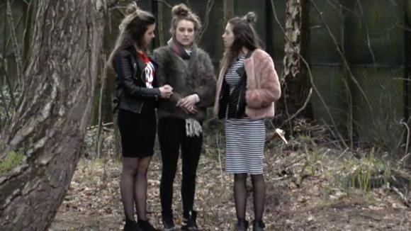 Romy komt door de tweeling in een lastige situatie terecht