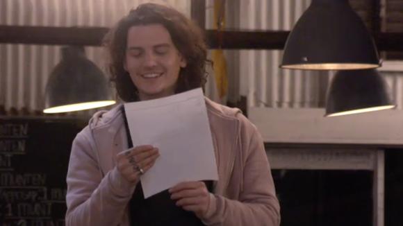 De bewoners krijgen een bijzondere mail van de andere kant van de wereld