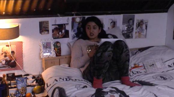 Madilia is helemaal klaar met het bemoeizuchtige gedrag van Mehmet