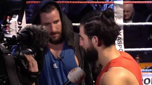 Ruud en Ivan vertellen de pers hoe ze de bokswedstrijd hebben ervaren