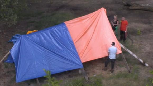 De bewoners van Utopia 2 hebben allemaal hard gewerkt aan een droge slaapplek
