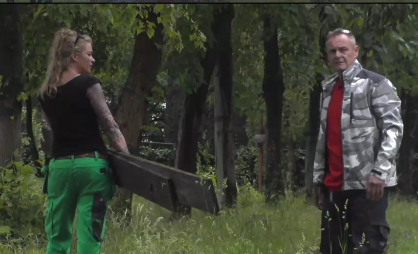 John is de derde bewoner van Utopia 2