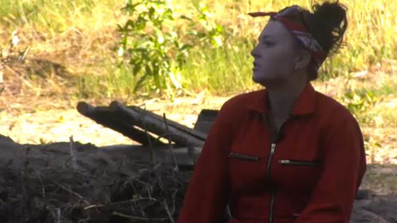 Sanne vindt het oneerlijk dat ze aangesproken is op uitslapen terwijl sommigen het nog altijd doen