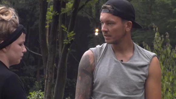 Jessie is klaar met de negatieve houding van haar mede bewoners