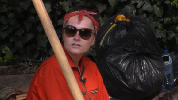 Sanne vindt het allemaal te serieus in Utopia 2