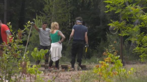 De bewoners uit Utopia 2 hebben nog maar 10 minuten beltegoed