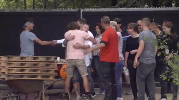 Adriaan is door het dolle heen als hij een kruiwagen van een bezoeker krijgt