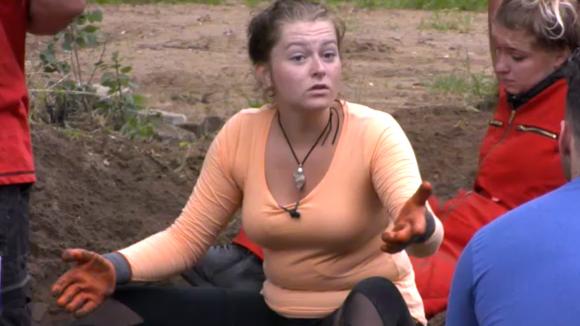 Sanne wordt aangesproken op het uitslapen