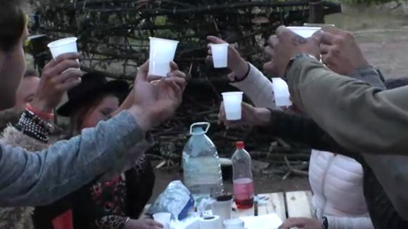 Nieuweling Gerrit zorgt voor een lekkere verrassing voor zijn mede bewoners
