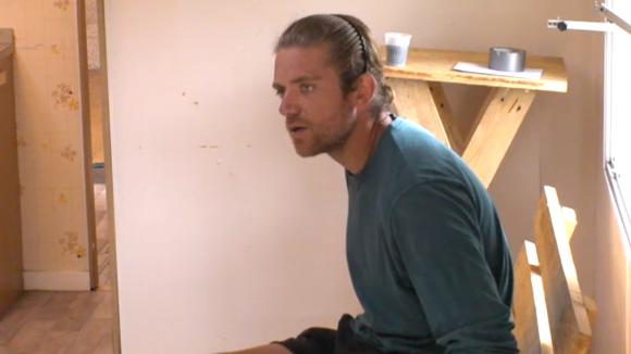 Adriaan, Timothy en Gerrit bespreken de onderlinge relaties in Utopia 2