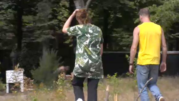 Adriaan oppert een Afrikaanse koelkast om voedselverspilling tegen te gaan