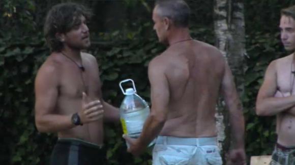 Adriaan weigert een “goedmaak” gift van John